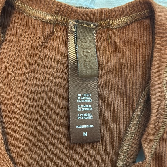 Skims Soft Lounge Burnt Orange racer back tank - Picture 2 of 3